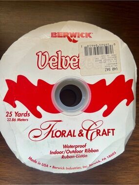 NWT-Vintage Berwick Velventeen Floral and Craft Indoor/Outdoor Ribbon